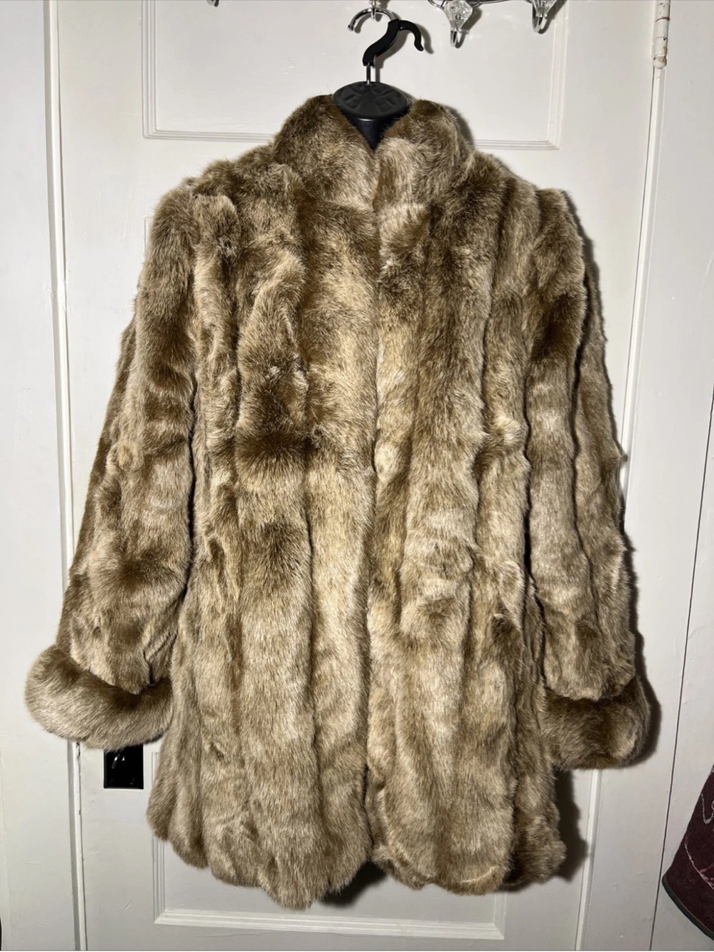 Women’s Fur Coat Size Medium Donna Salyers Brown Lined